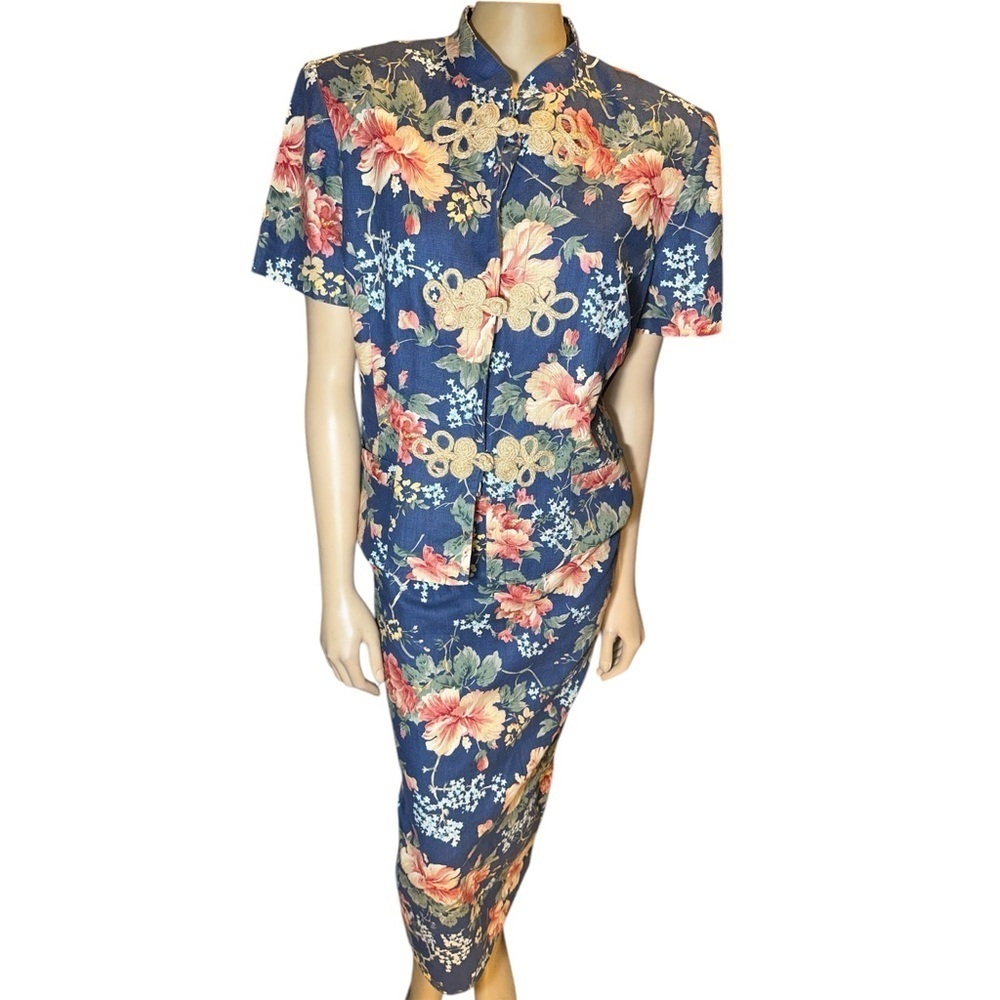 Vintage 80’s Donna Morgan women’s , timeless floral 2 piece skirt suit size 12